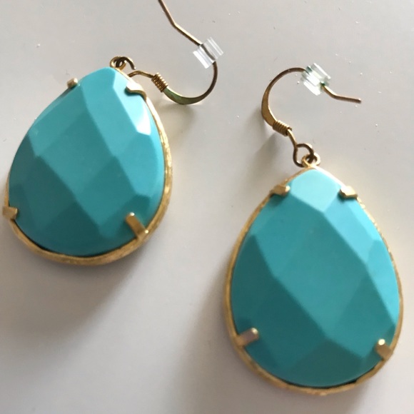 Turquoise colored earrings - Picture 7 of 8